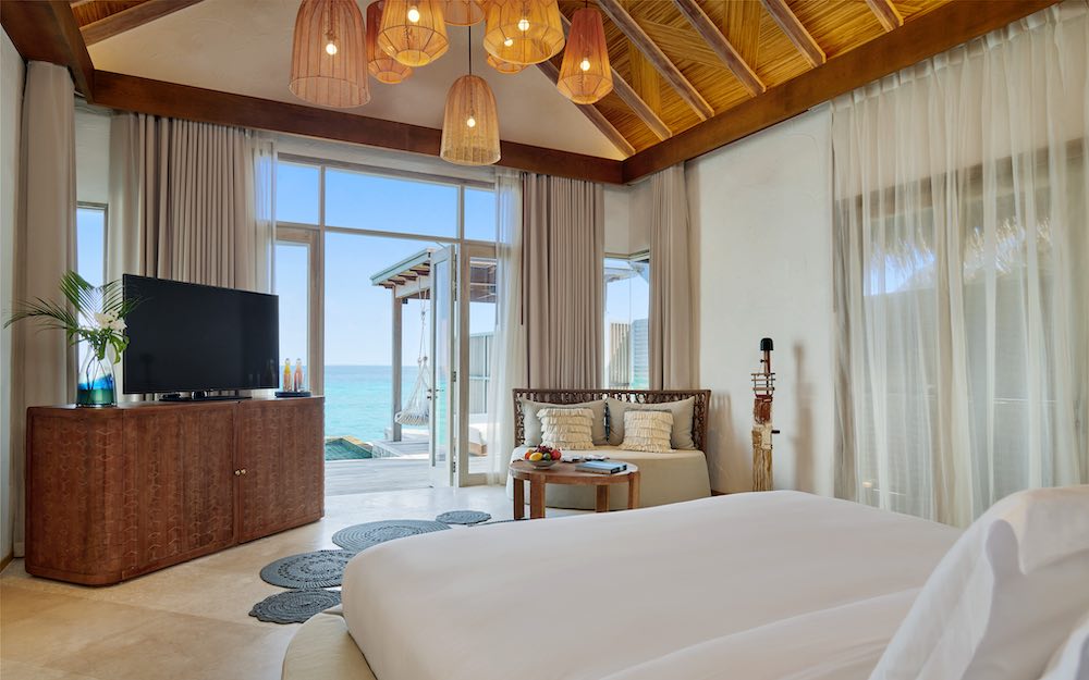 Sunrise Water Villa with Pool at Sirru Fen Fushi Private Lagoon Resort thumbnail 2